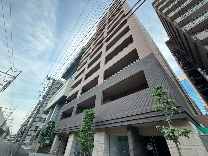 横浜市港北区新横浜のマンションの建物外観