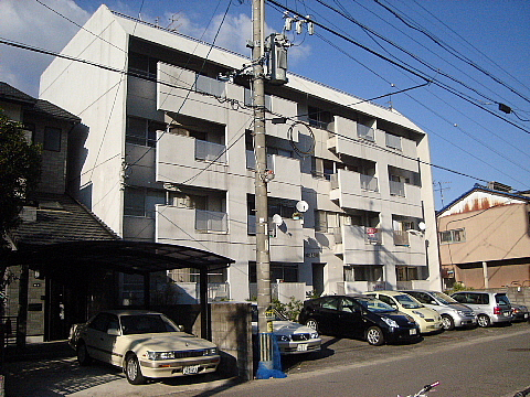 岐阜市織田町のマンションの建物外観