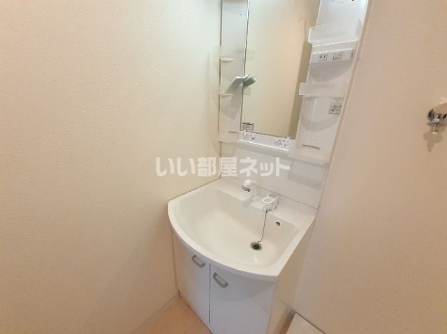 【神戸市中央区二宮町のアパートの洗面設備】