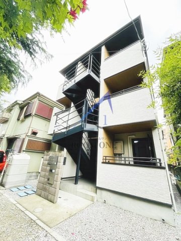 川崎市幸区戸手本町のアパートの建物外観