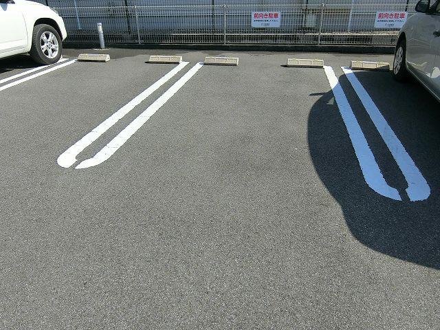 【イノセント　フェアリーの駐車場】