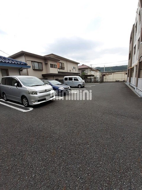 【フラン淀川の駐車場】