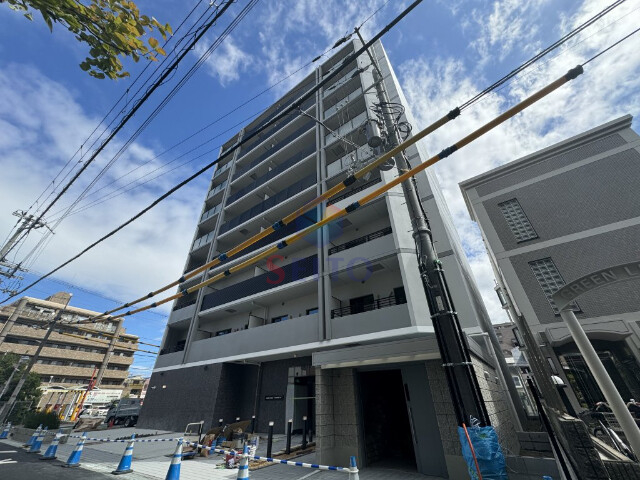 豊中市服部西町のマンションの建物外観