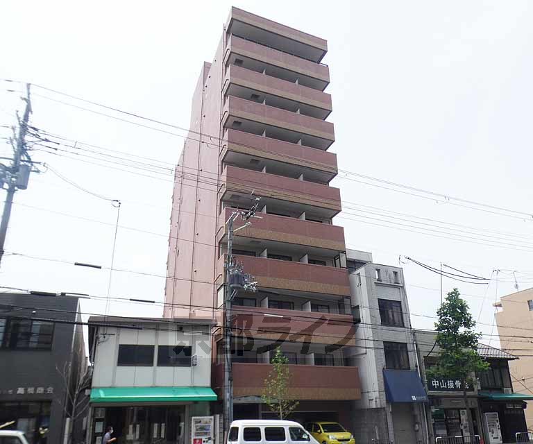 京都市中京区壬生梛ノ宮町のマンションの建物外観