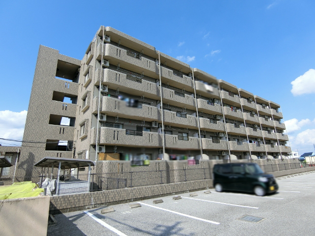 塩谷郡高根沢町大字宝積寺のマンションの建物外観