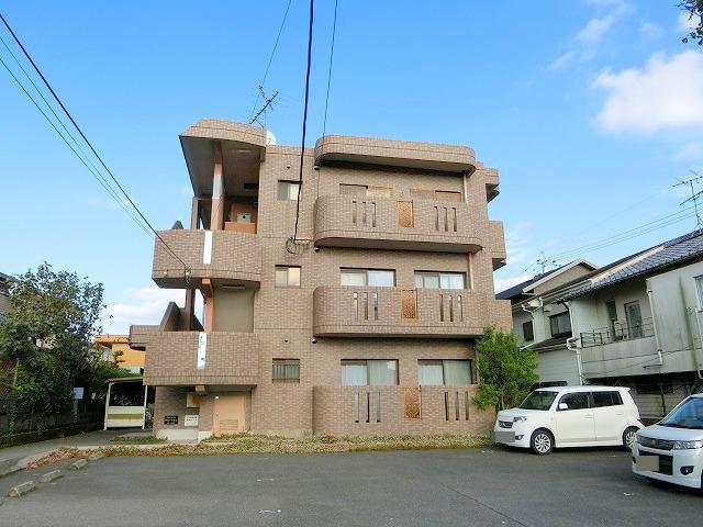 鹿児島市桜ヶ丘のマンションの建物外観