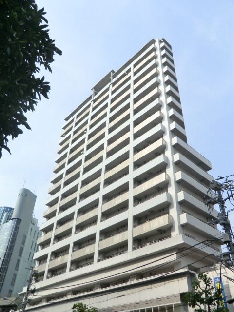 荒川区荒川のマンションの建物外観