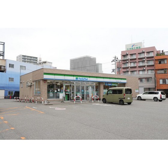 コンビニ　ファミリーマート富山中央通り二丁（コンビニ）まで309m