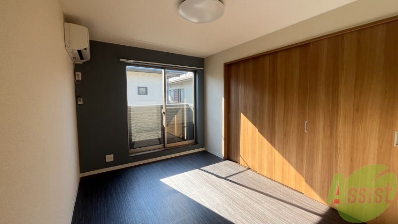 居室・リビング　８．９帖のＬＤＫです。引き戸を開けるとさらに開放感があります