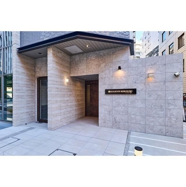 エントランス　落ち着いたエントランスです