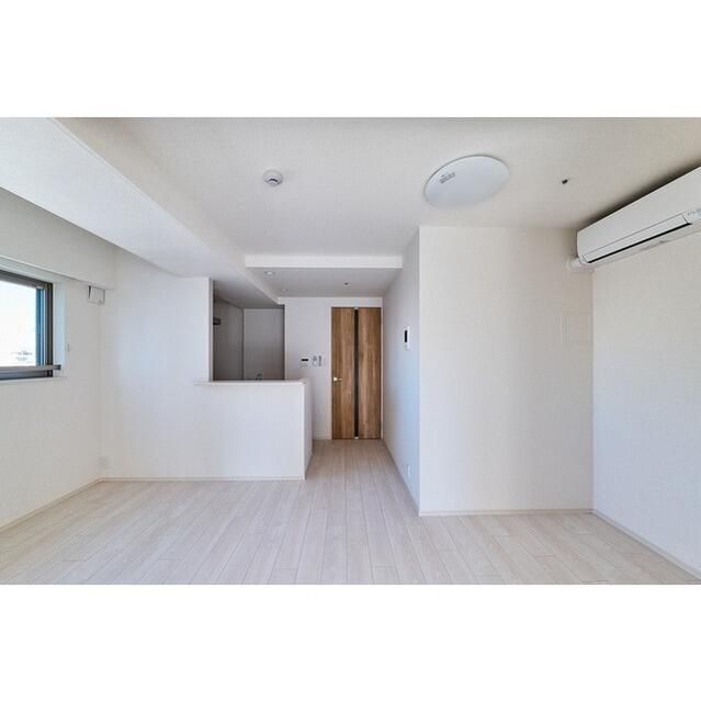 居室・リビング　こちらのリビングで趣味の時間をお楽しみください