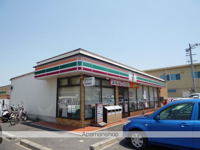 コンビニ　セブンイレブン（コンビニ）まで515m