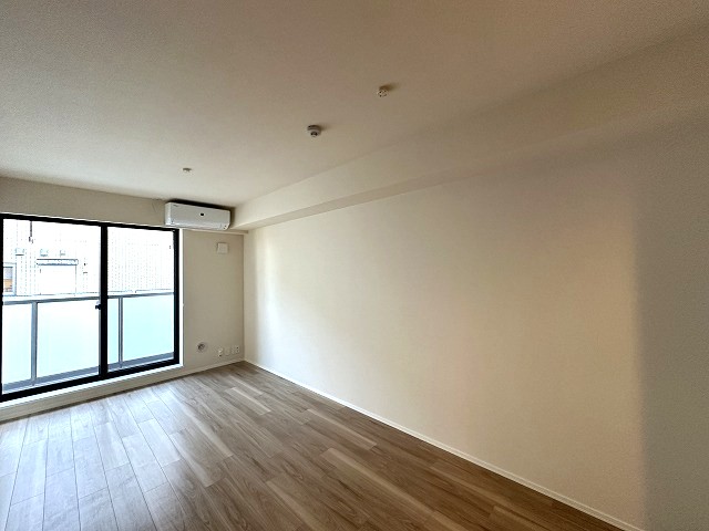 居室・リビング　南東向きリビングダイニングキッチン12帖☆バルコニーに繋がる