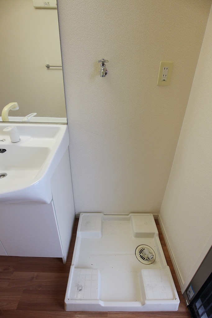 その他設備　洗濯機置き場※別号室の参考写真になります。