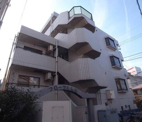 建物外観　外観は落ち着いています