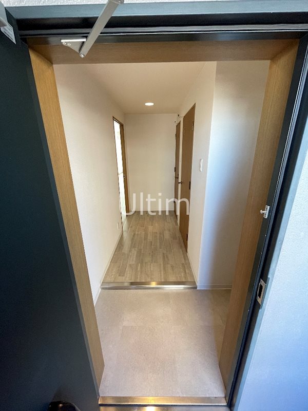 玄関　※同タイプの他のお部屋です