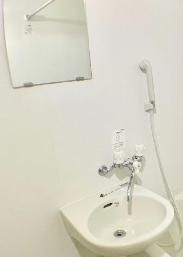 洗面設備　同タイプの部屋の写真です。仕様、設備は現況と異なる場合があり