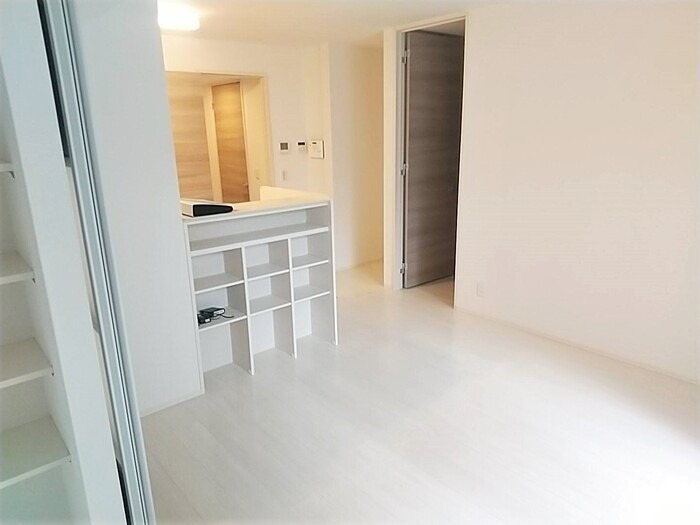 居室・リビング　エアコン完備で快適にお過ごしいただけます。