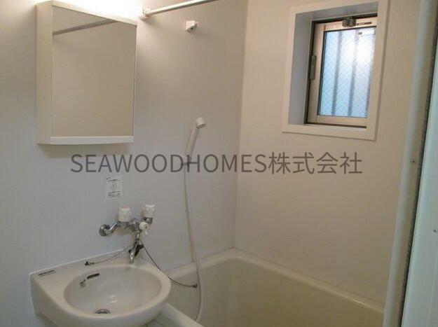 バス・シャワールーム　浴室乾燥機付き！雨の日の洗濯も湿気対策も万全。