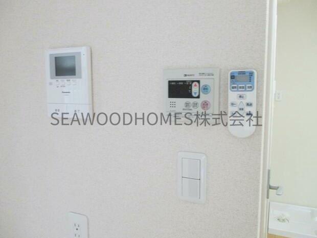 セキュリティ　モニター付きインターフォンで、来訪者を確認できて安心。