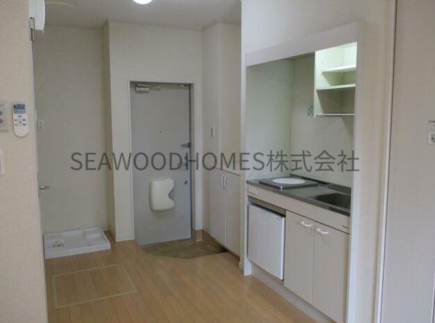 玄関　ドアを開ければ、明るく清潔な空間がお出迎え。