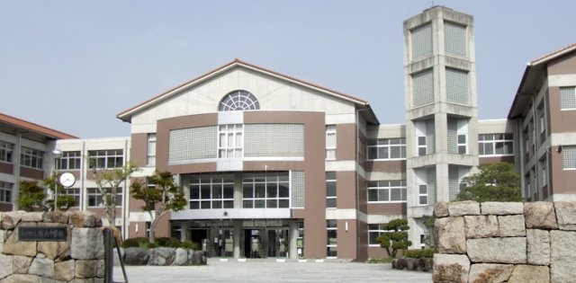 中学校　勝央町立勝央中学校（中学校）まで4818m