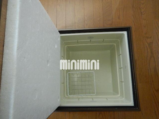 バルコニー　床下収納