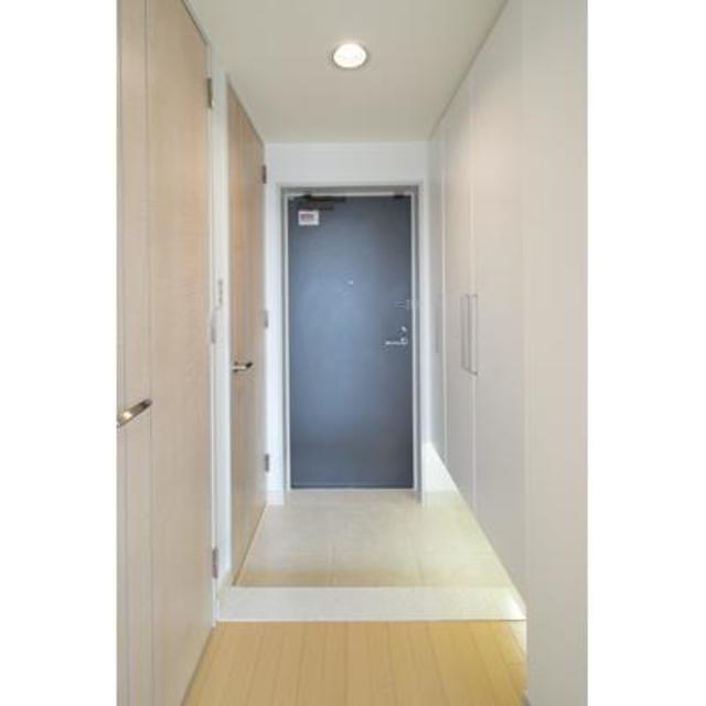 玄関　※写真は同タイプ住戸です。