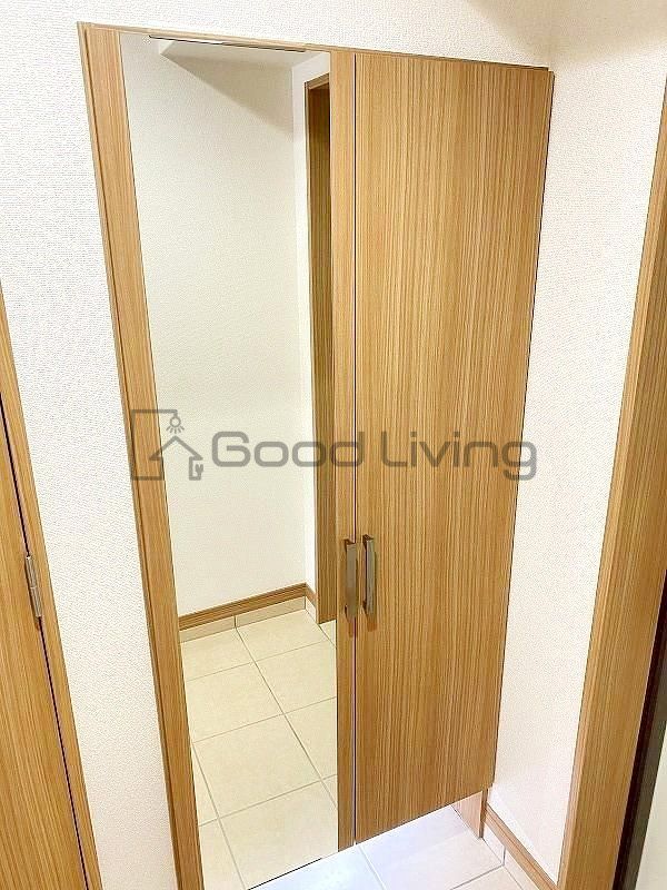 玄関　姿見でファッションチェック