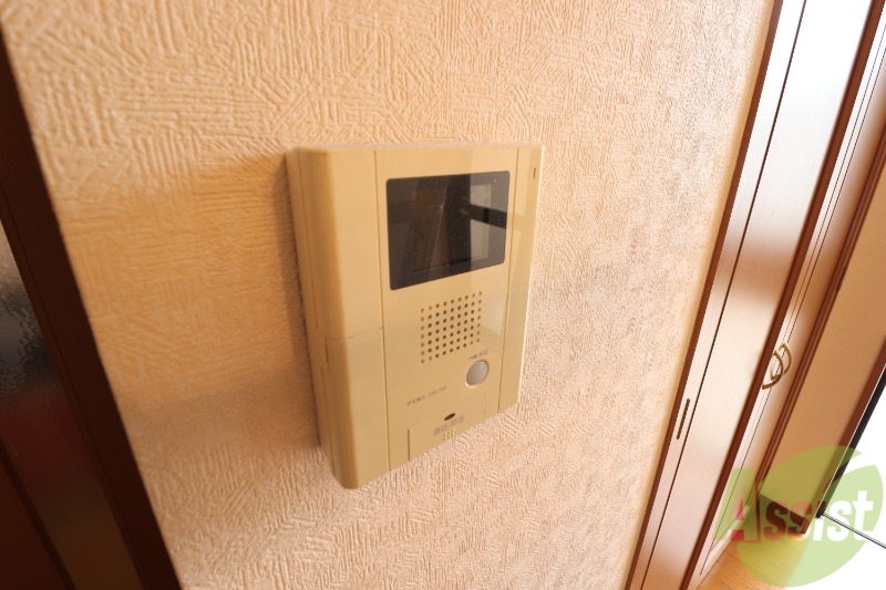 セキュリティ　広めのバルコニーなのでお布団も干せますね