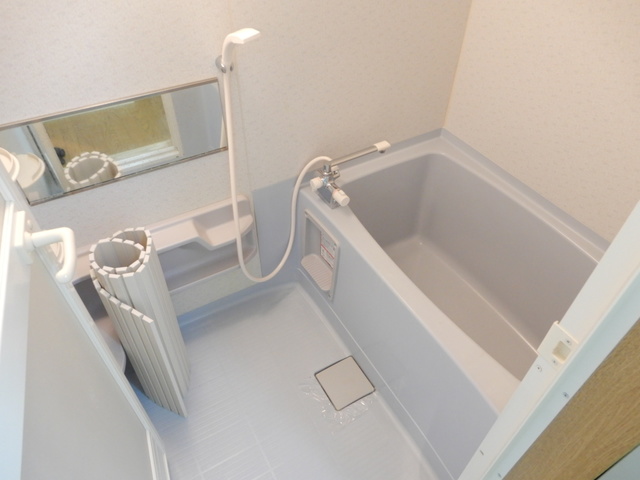 バス・シャワールーム　室内写真同タイプ別部屋。現状優先。