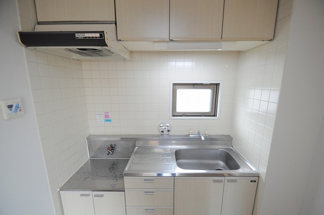 キッチン　※別部屋参考写真