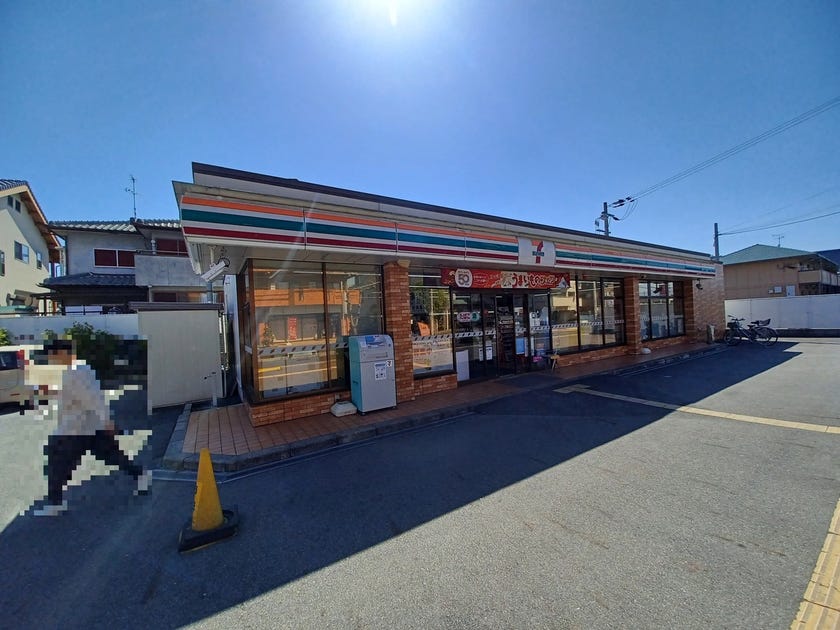 コンビニ　セブンイレブン野洲栄店（コンビニ）まで220m