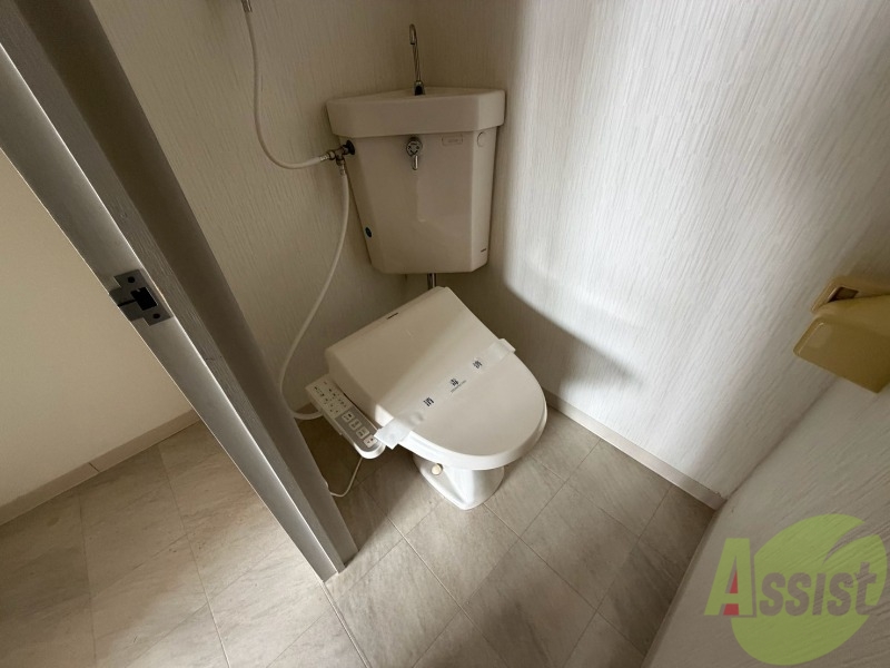 トイレ　こちらはトイレです。清潔感があり、安心して使用できます。