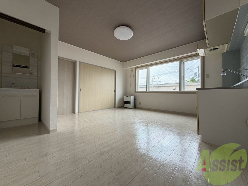 居室・リビング　広くてキレイなお部屋が広がっていて、充実した生活が送れそう。