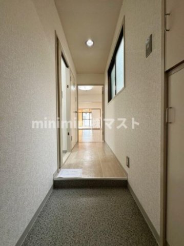 玄関　※建物内別間取参考写真