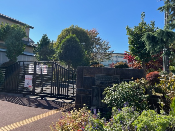 中学校　所沢市立所沢中学校（中学校）まで350m