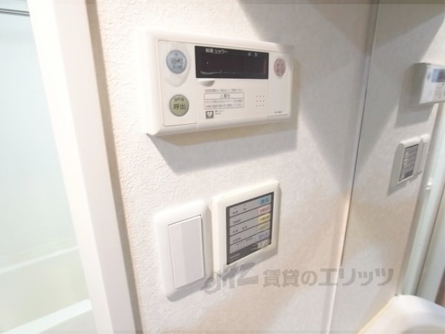 その他設備　給湯器リモコン