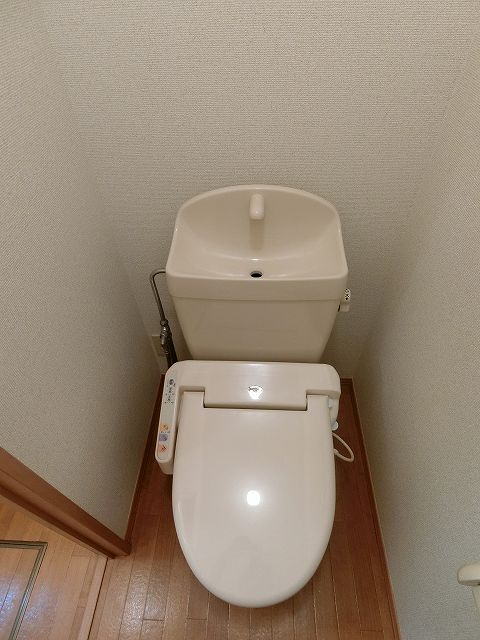 トイレ　快適な温水洗浄便座