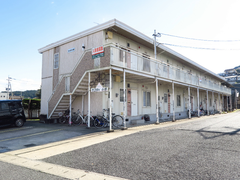 【サンシティ小野（小野町）の建物外観】