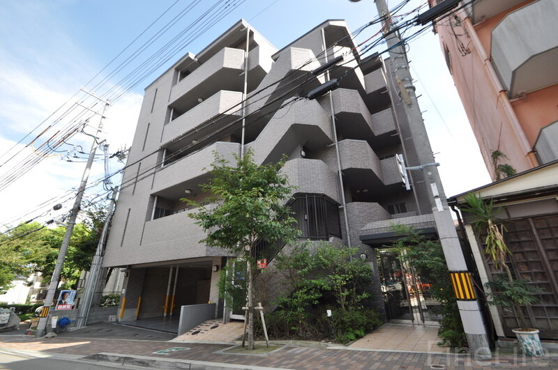 神戸市須磨区千守町のマンションの建物外観