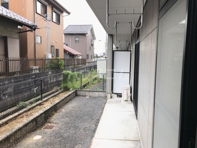 【一宮市篭屋のアパートのバルコニー】