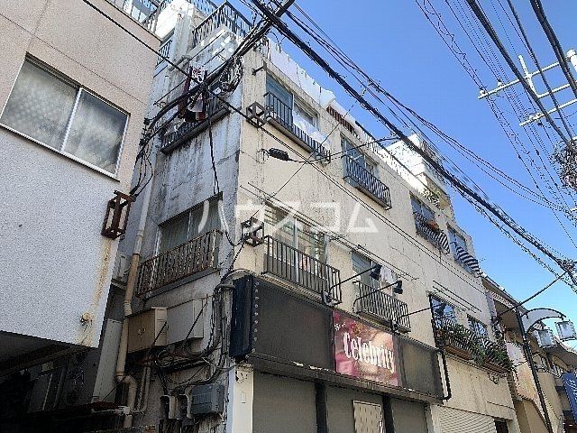 【川崎市中原区新城のマンションの建物外観】