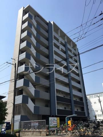 アールパンション高井田の建物外観