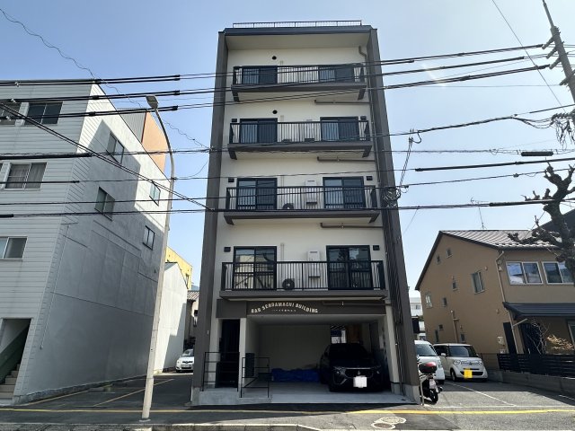 広島市中区千田町のマンションの建物外観