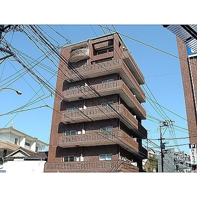 松川マンションの建物外観
