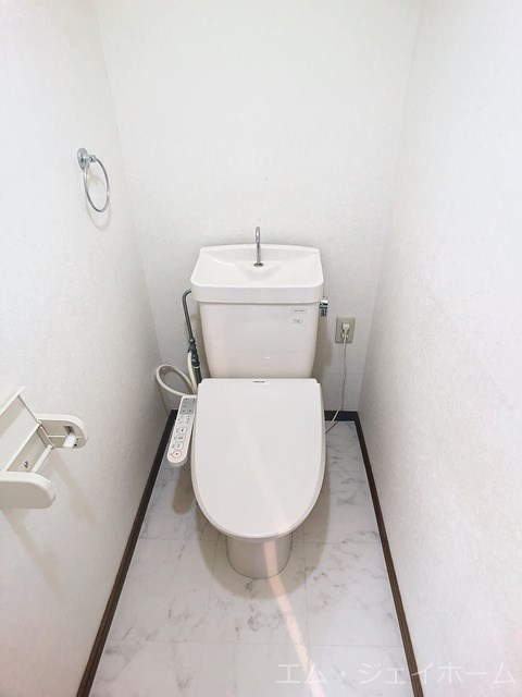 【東近江市横溝町のアパートのトイレ】