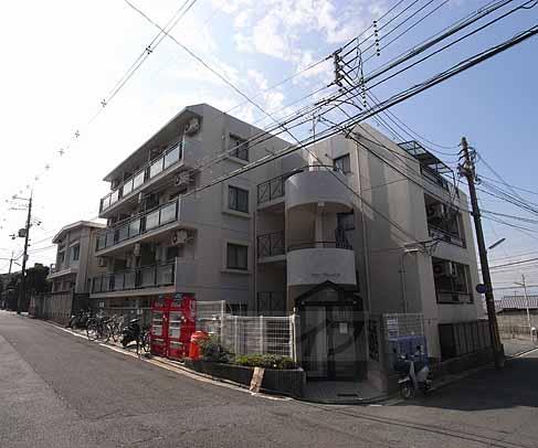 京都市伏見区桃山水野左近東町のマンションの建物外観