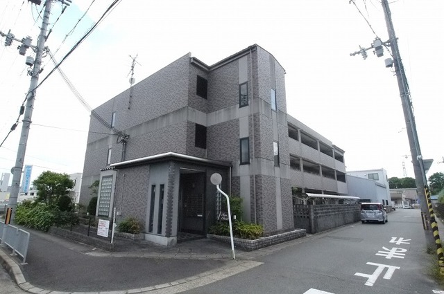 京都市伏見区竹田中島町のマンションの建物外観