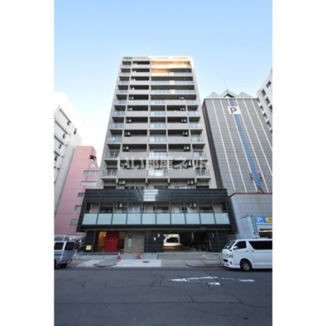 Gramercy Shirakawa Koenの建物外観